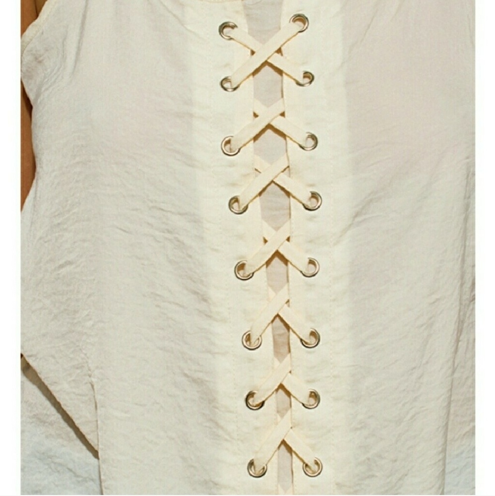 DEDE Silky Sultry Front Lace Up Grommet Tank Top Cream Easy Fit Sz Sm & Med NWT - Picture 3 of 7